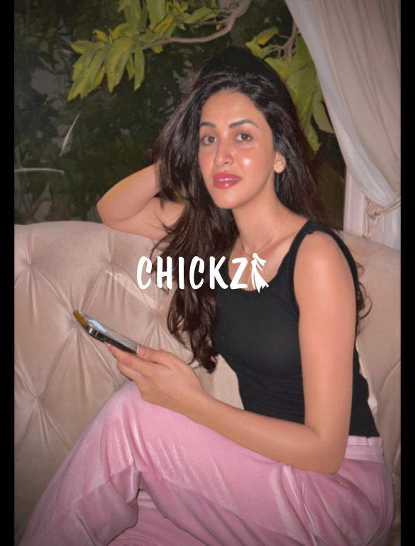 Maya Teynampet Call Girl Offers 100% Customer Satisfaction Service